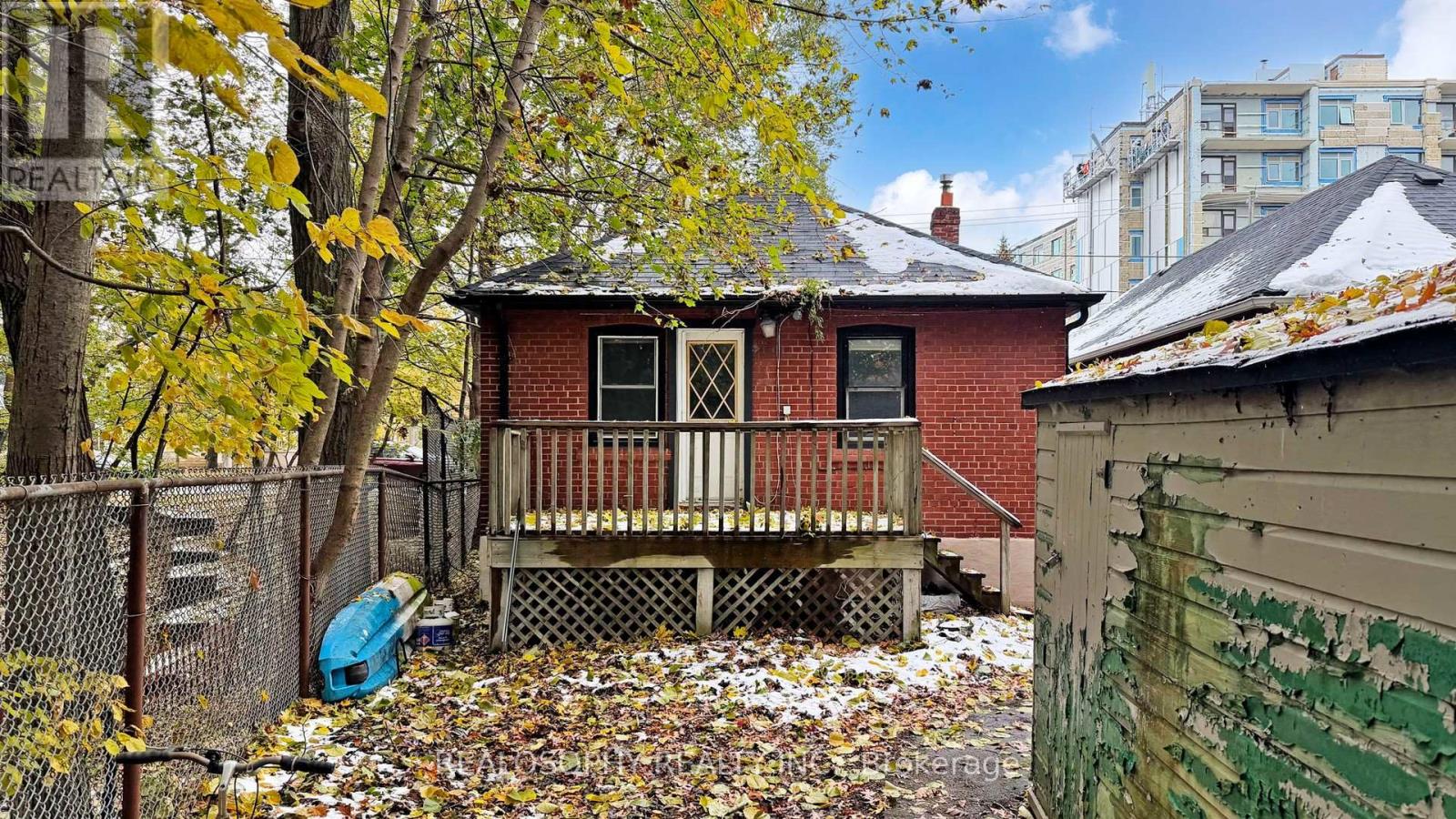 Upper - 827 Kingston Road, Toronto, Ontario  M4E 1R9 - Photo 27 - E12534546