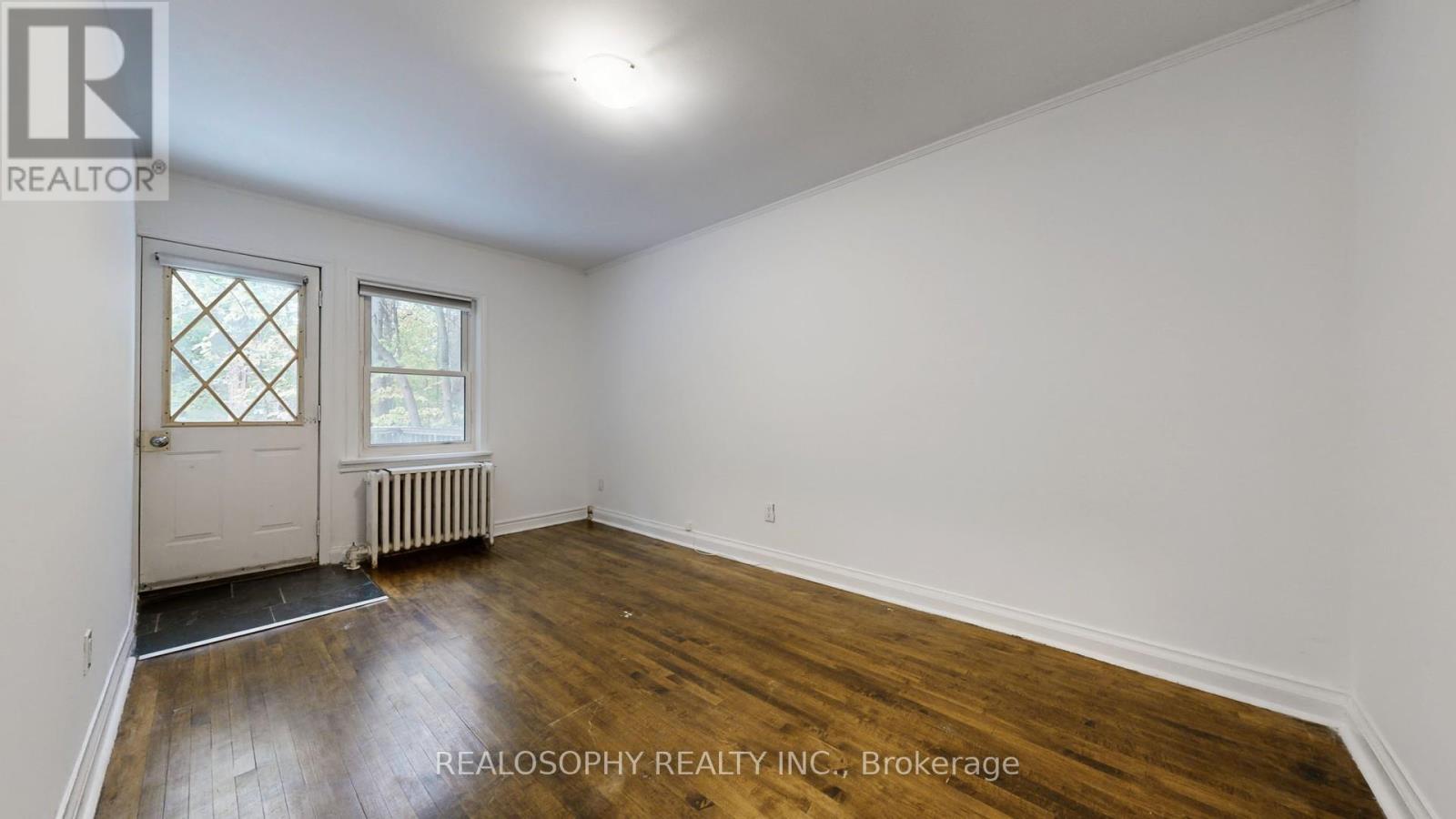 Upper - 827 Kingston Road, Toronto, Ontario  M4E 1R9 - Photo 19 - E12534546