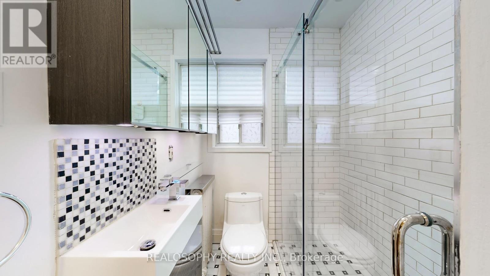 Upper - 827 Kingston Road, Toronto, Ontario  M4E 1R9 - Photo 25 - E12534546