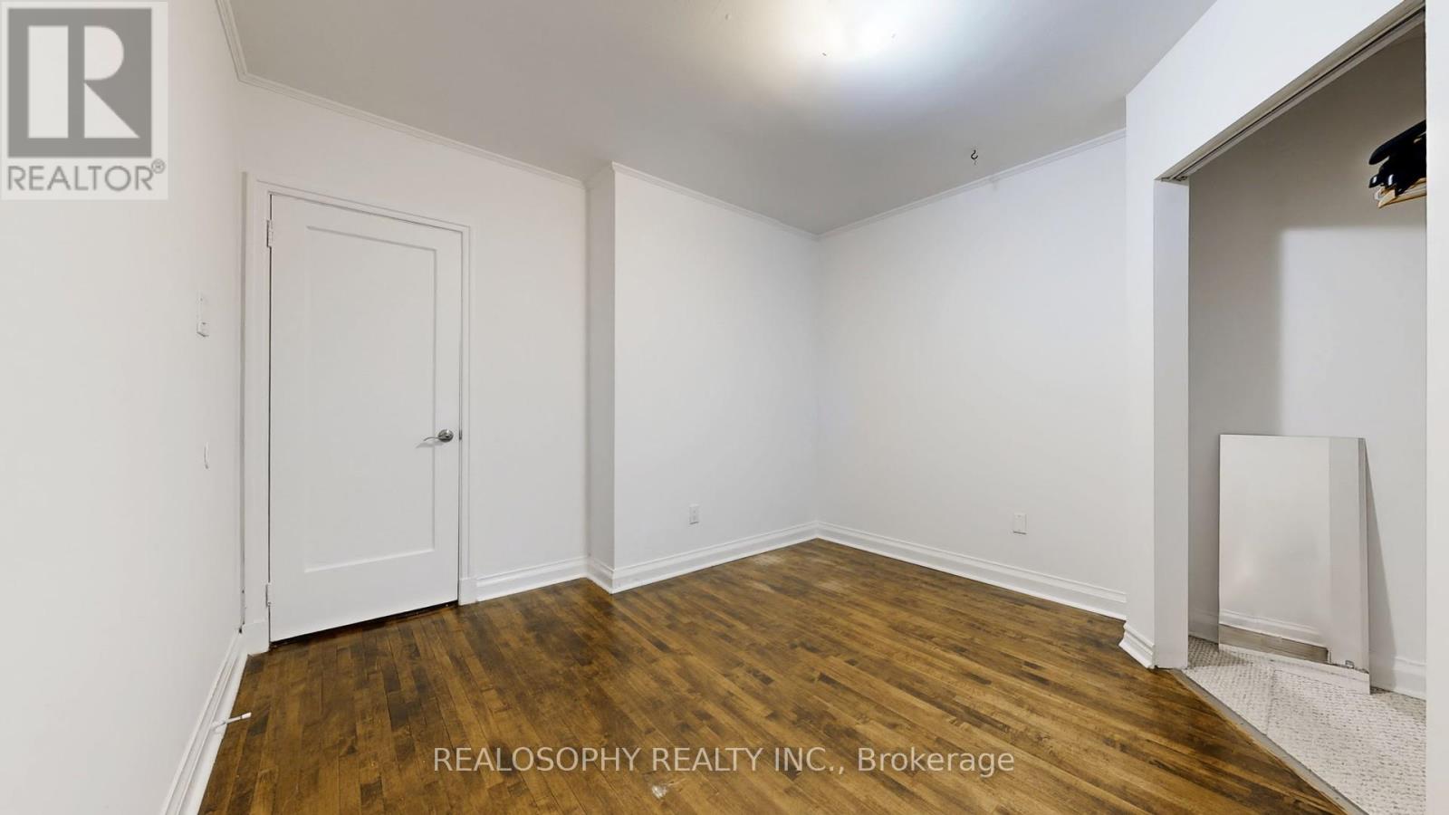 Upper - 827 Kingston Road, Toronto, Ontario  M4E 1R9 - Photo 24 - E12534546