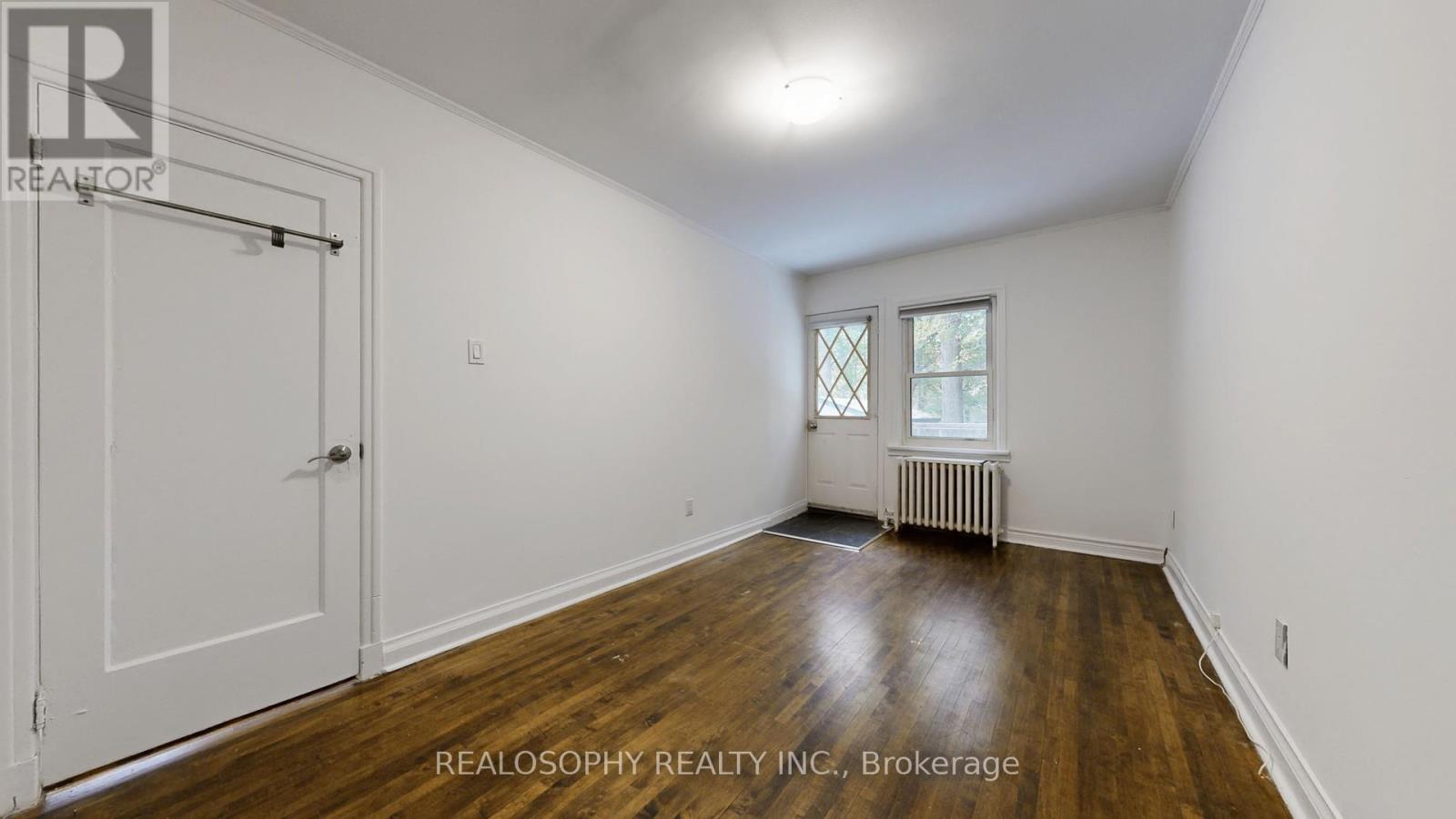 Upper - 827 Kingston Road, Toronto, Ontario  M4E 1R9 - Photo 20 - E12534546