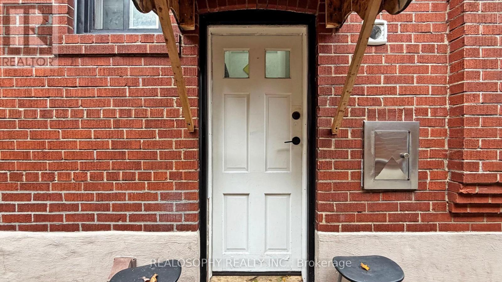 Upper - 827 Kingston Road, Toronto, Ontario  M4E 1R9 - Photo 26 - E12534546