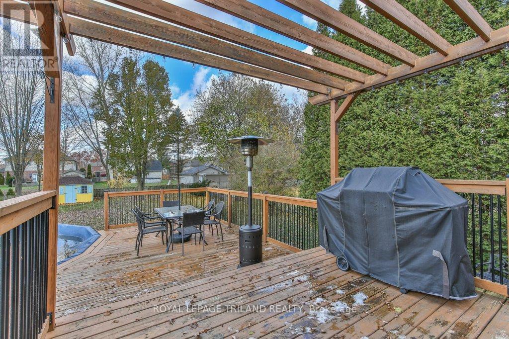 548 Pamela Drive, Strathroy-Caradoc, Ontario  N0L 1W0 - Photo 40 - X12547796