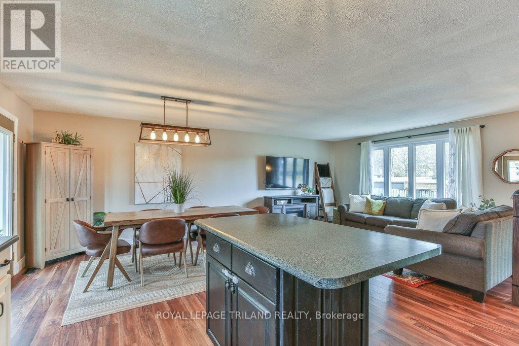 548 Pamela Drive, Strathroy-Caradoc, Ontario  N0L 1W0 - Photo 9 - X12547796