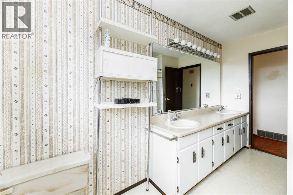 5021 48 Avenue, Rimbey, Alberta  T0C 2J0 - Photo 13 - A2265687