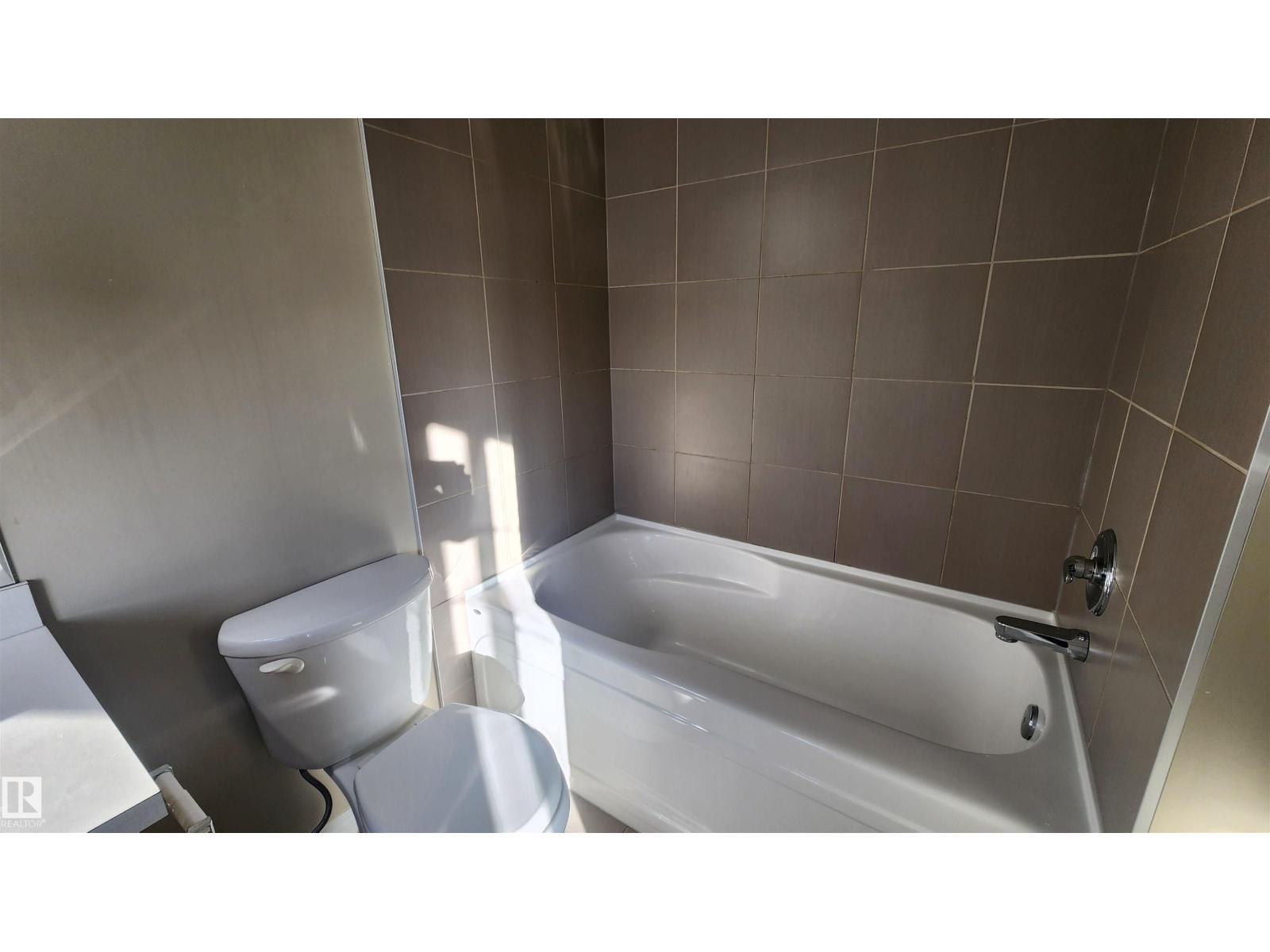 #32 1030 Chappelle Bv Sw, Edmonton, Alberta  T6W 2K7 - Photo 28 - E4465835