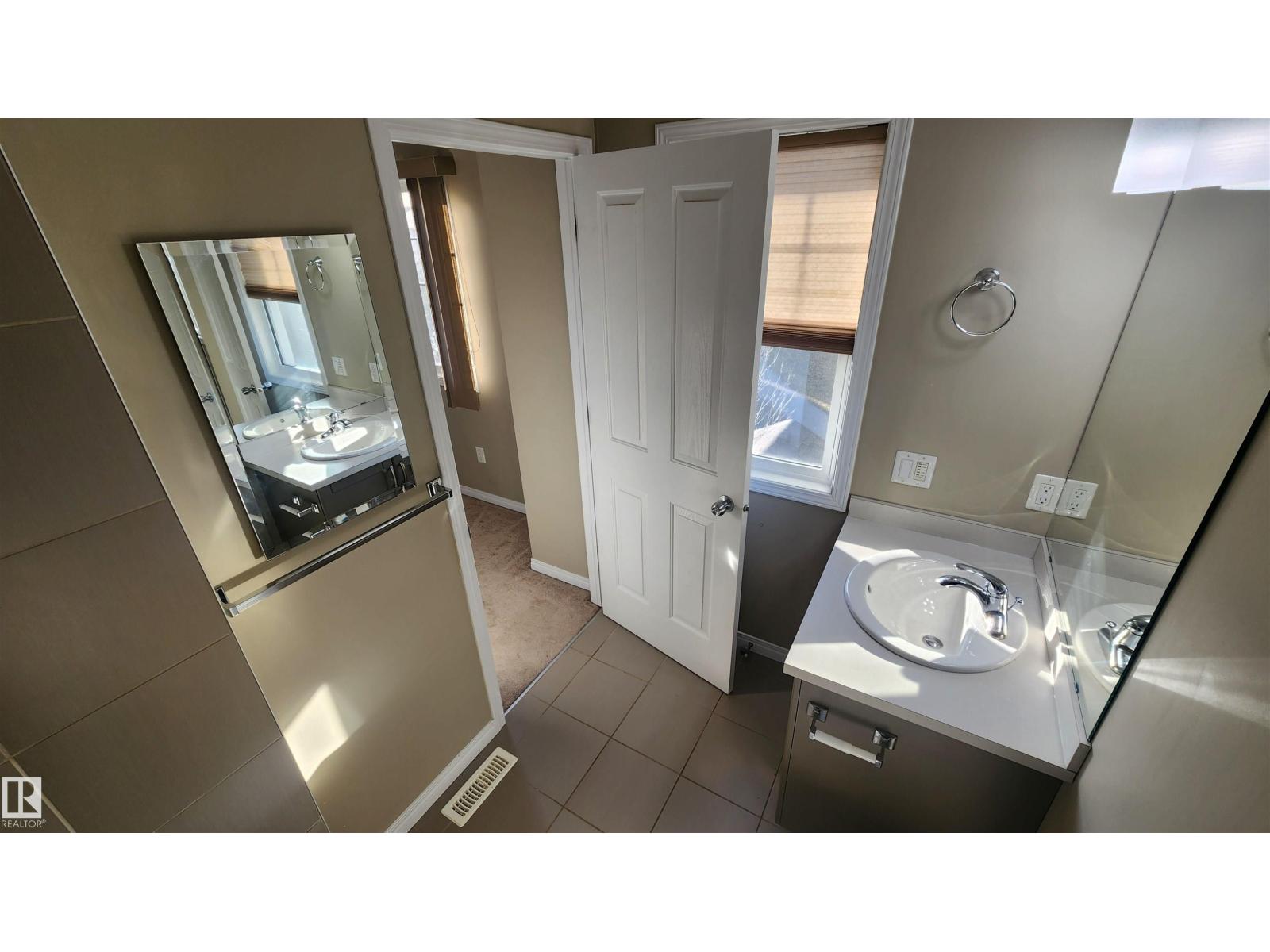 #32 1030 Chappelle Bv Sw, Edmonton, Alberta  T6W 2K7 - Photo 20 - E4465835