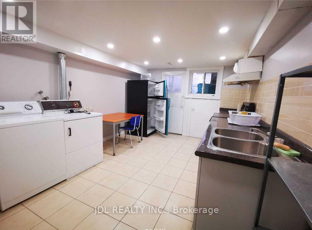 75 Mintwood Drive, Toronto, Ontario  M2M 3A6 - Photo 2 - C12547810