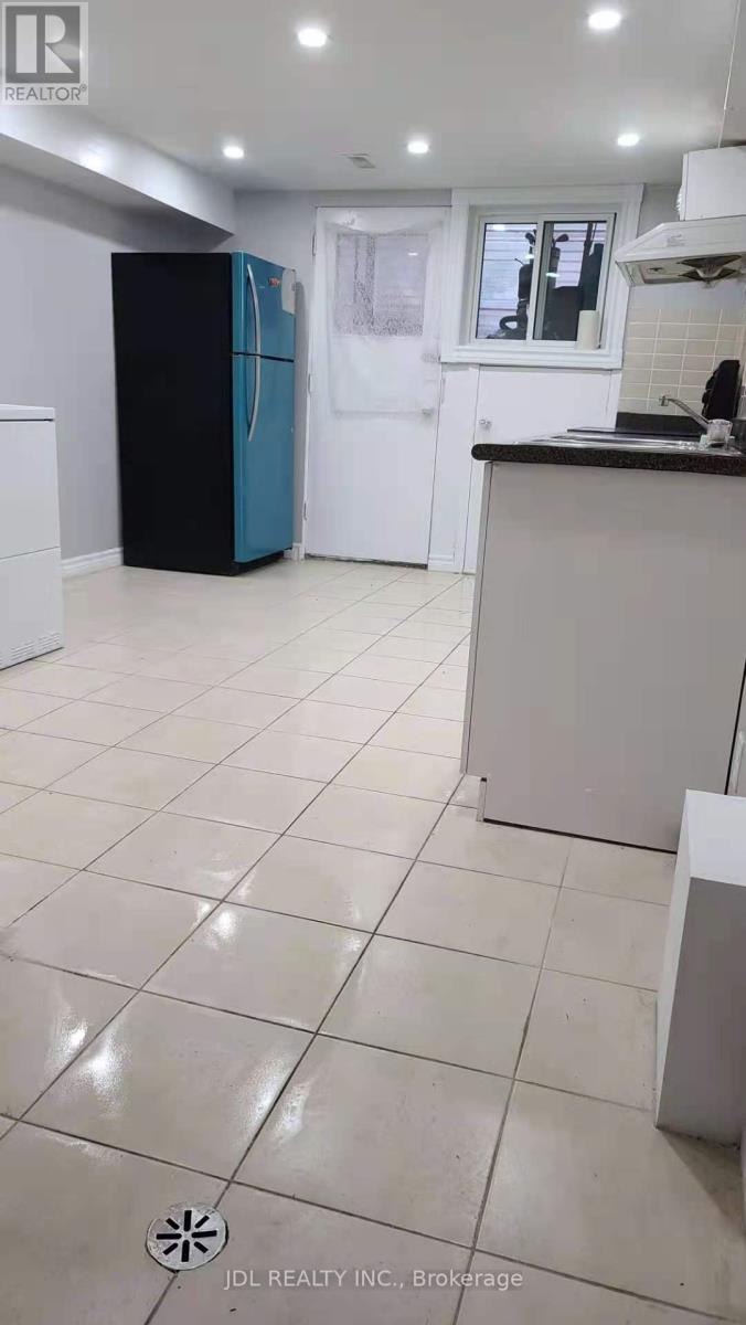 75 Mintwood Drive, Toronto, Ontario  M2M 3A6 - Photo 3 - C12547810