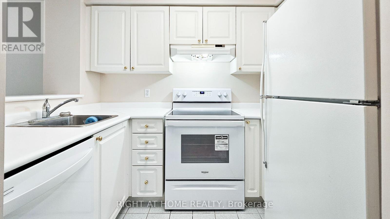 105 - 8 Pemberton Avenue, Toronto, Ontario  M2M 4K8 - Photo 6 - C12547824