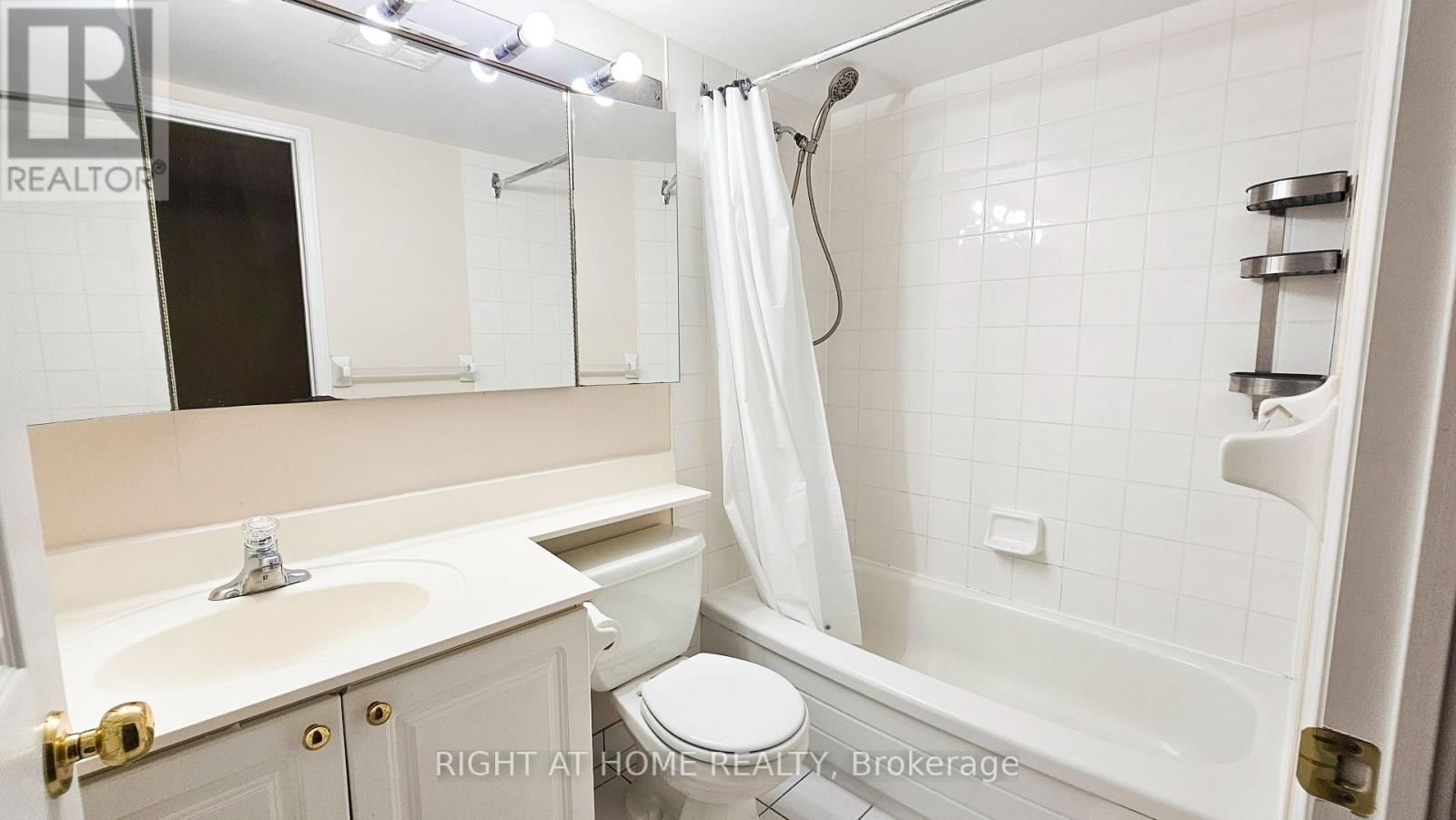 105 - 8 Pemberton Avenue, Toronto, Ontario  M2M 4K8 - Photo 9 - C12547824