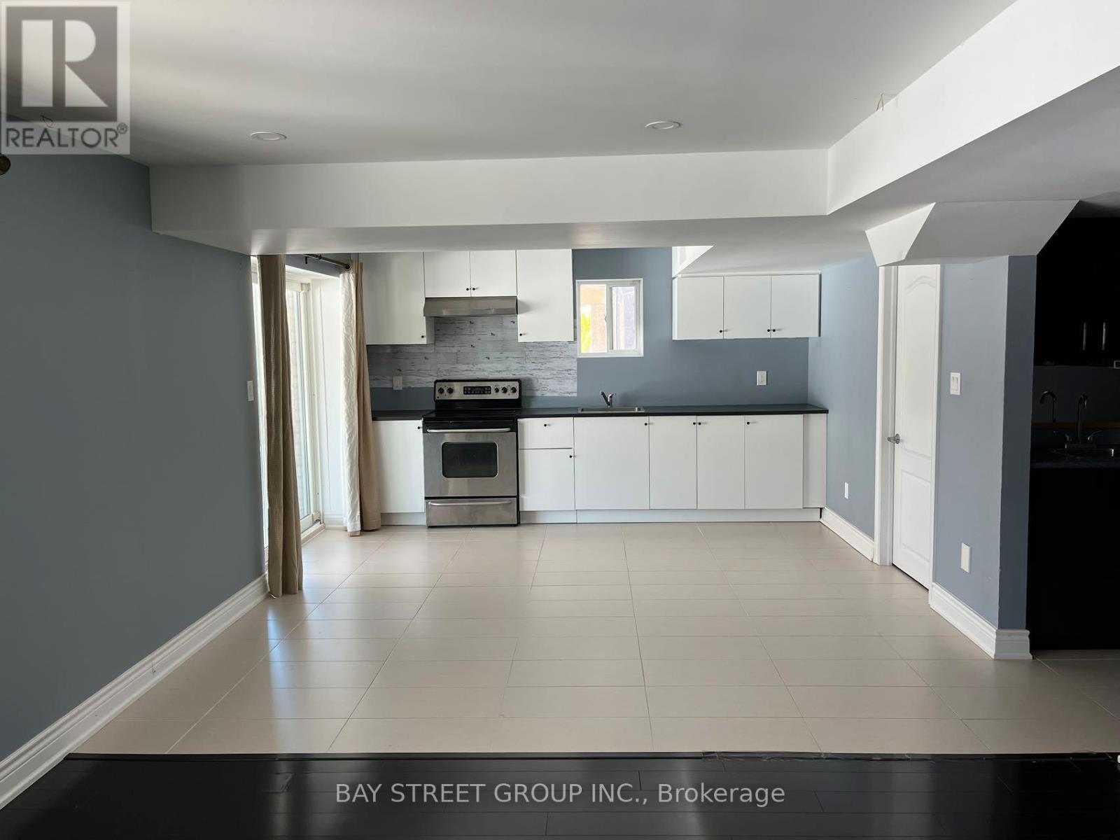 8 DOVETAIL DRIVE, Richmond Hill, Ontario