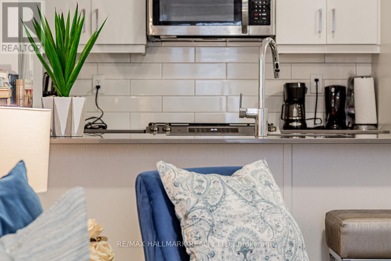 193 - 141 Honeycrisp Crescent, Vaughan, Ontario  L4K 0N7 - Photo 12 - N12547818