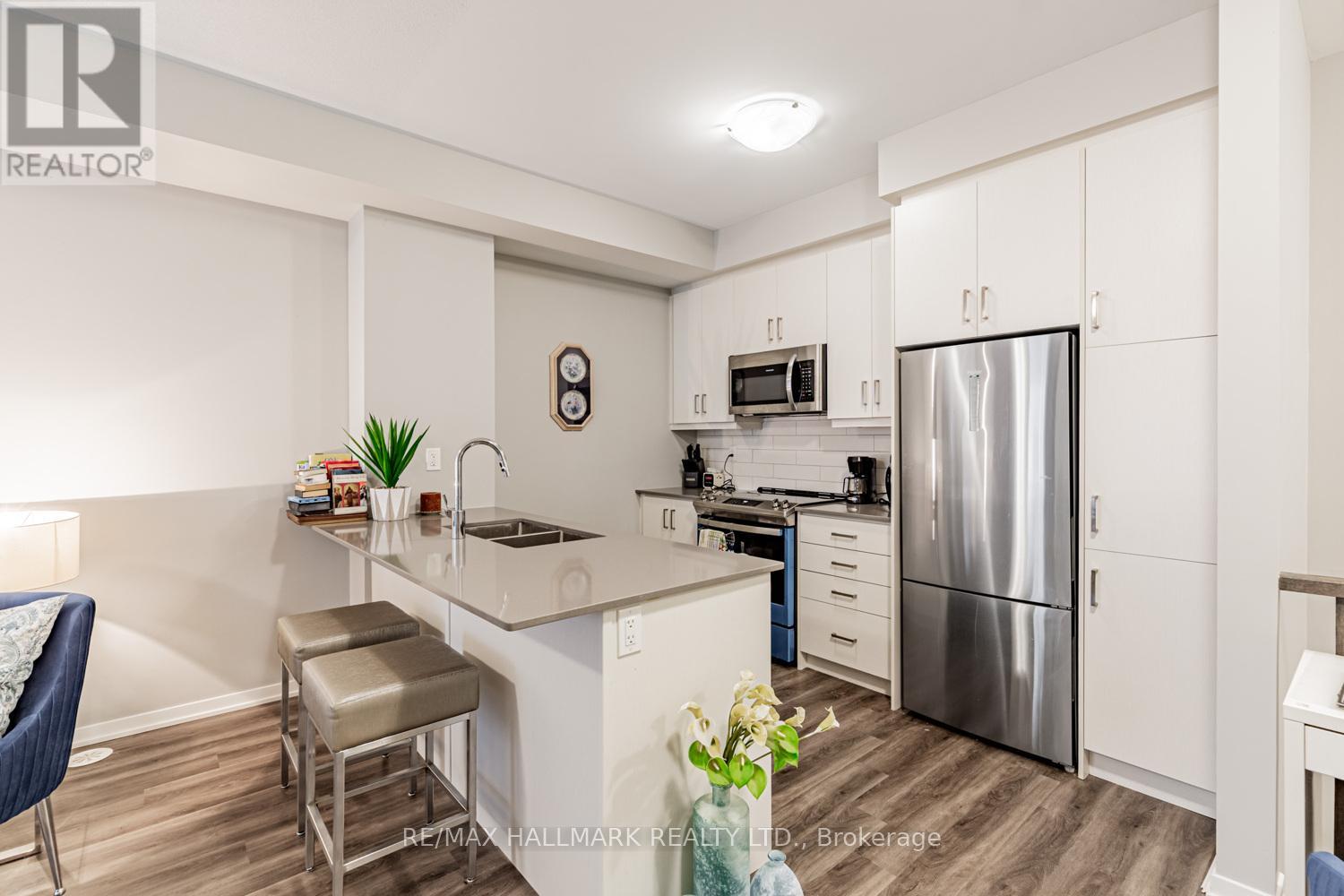 193 - 141 Honeycrisp Crescent, Vaughan, Ontario  L4K 0N7 - Photo 18 - N12547818