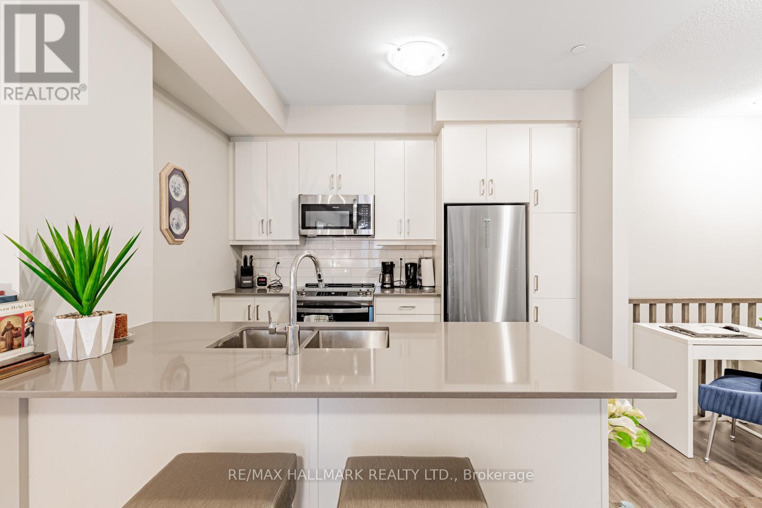 193 - 141 Honeycrisp Crescent, Vaughan, Ontario  L4K 0N7 - Photo 19 - N12547818