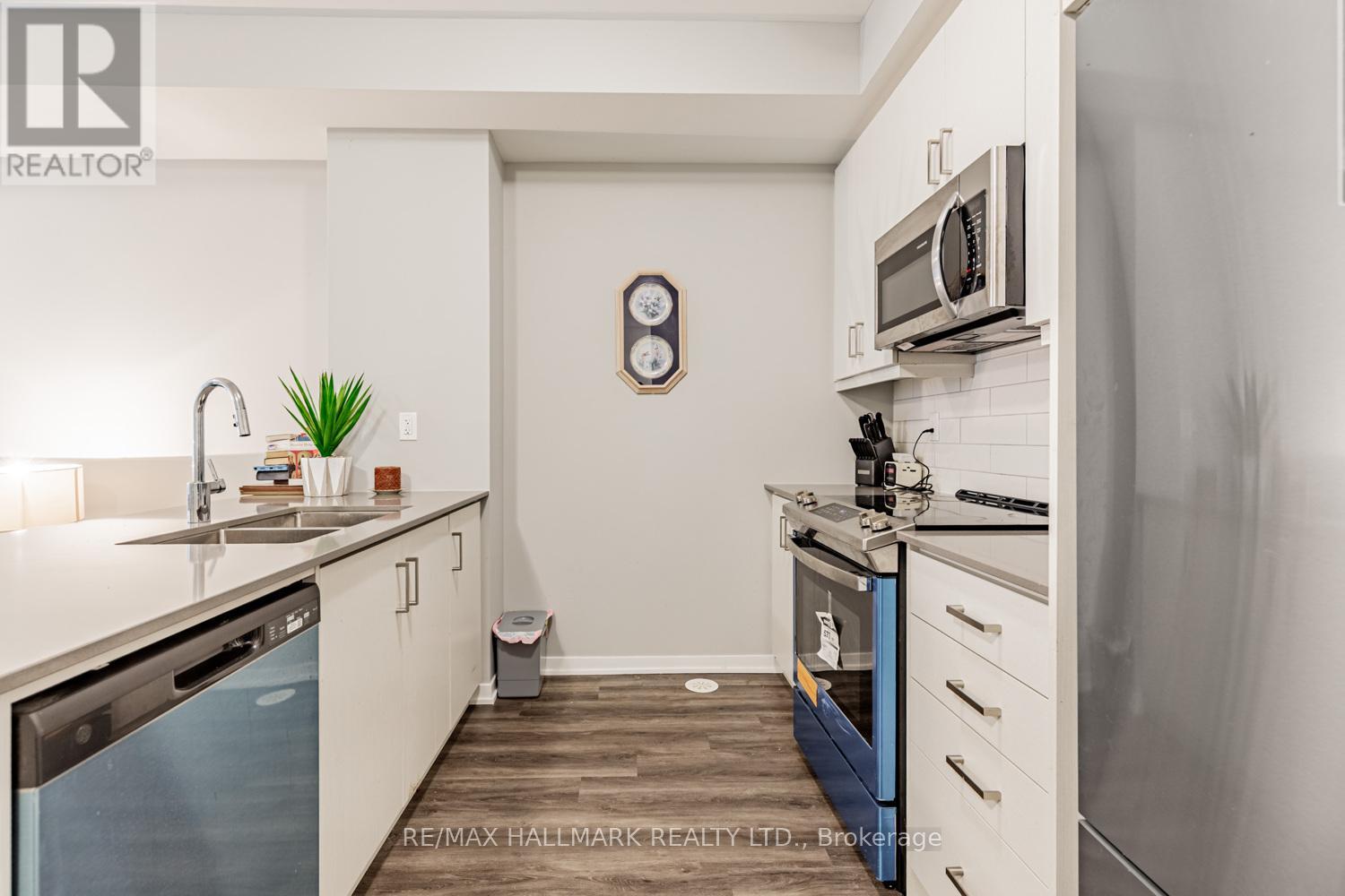 193 - 141 Honeycrisp Crescent, Vaughan, Ontario  L4K 0N7 - Photo 20 - N12547818