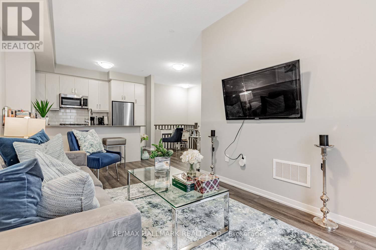 193 - 141 Honeycrisp Crescent, Vaughan, Ontario  L4K 0N7 - Photo 5 - N12547818