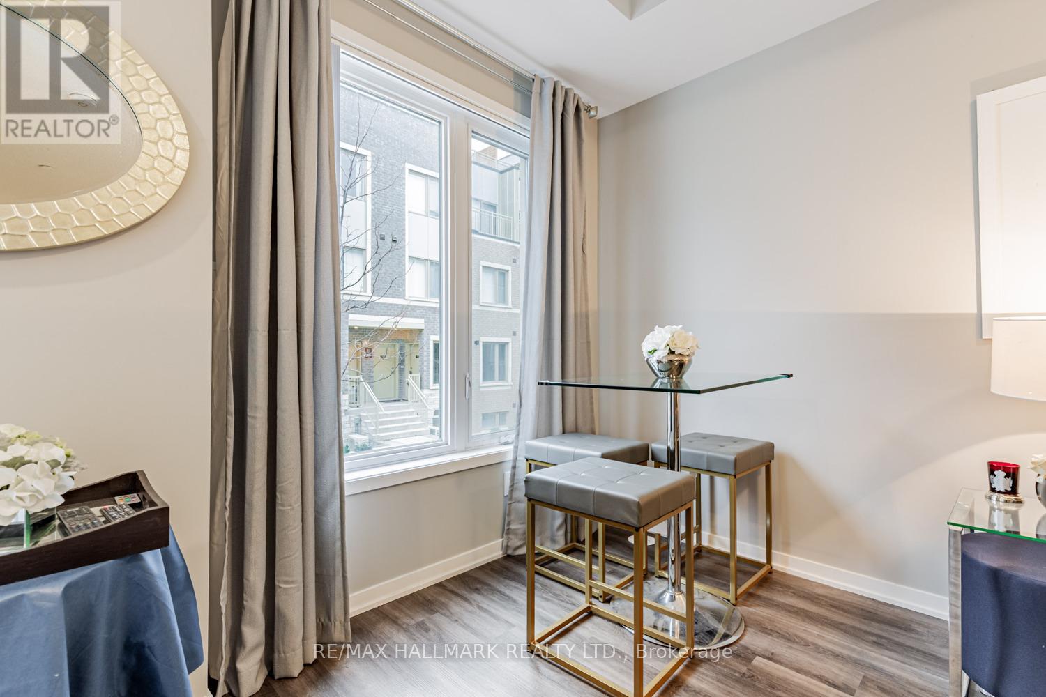 193 - 141 Honeycrisp Crescent, Vaughan, Ontario  L4K 0N7 - Photo 7 - N12547818