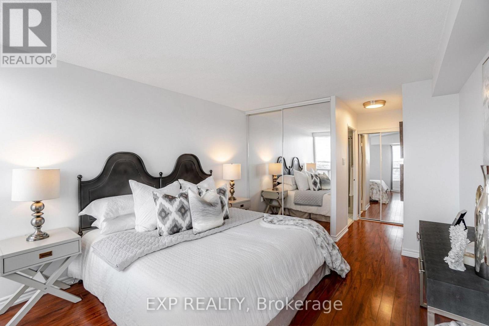 911 - 4470 Tucana Court, Mississauga, Ontario  L5R 3K8 - Photo 8 - W12547820