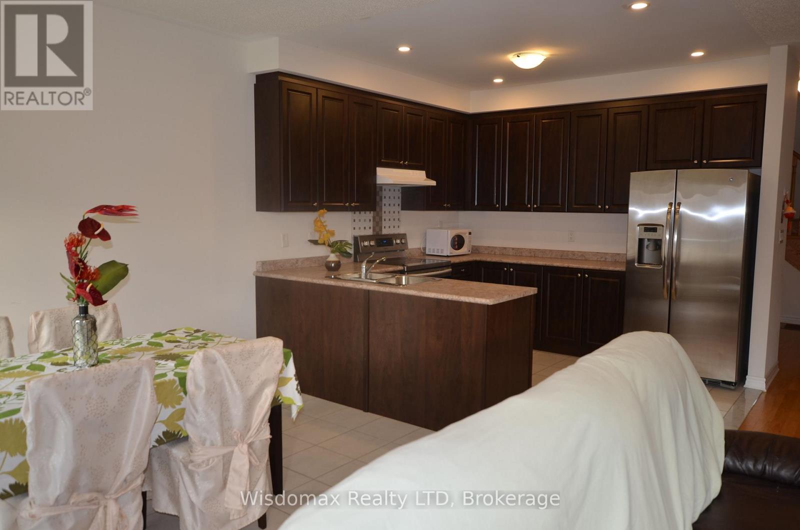 29 Palace Street, Thorold, Ontario L2V 0J7 - Photo 11 - X12547826