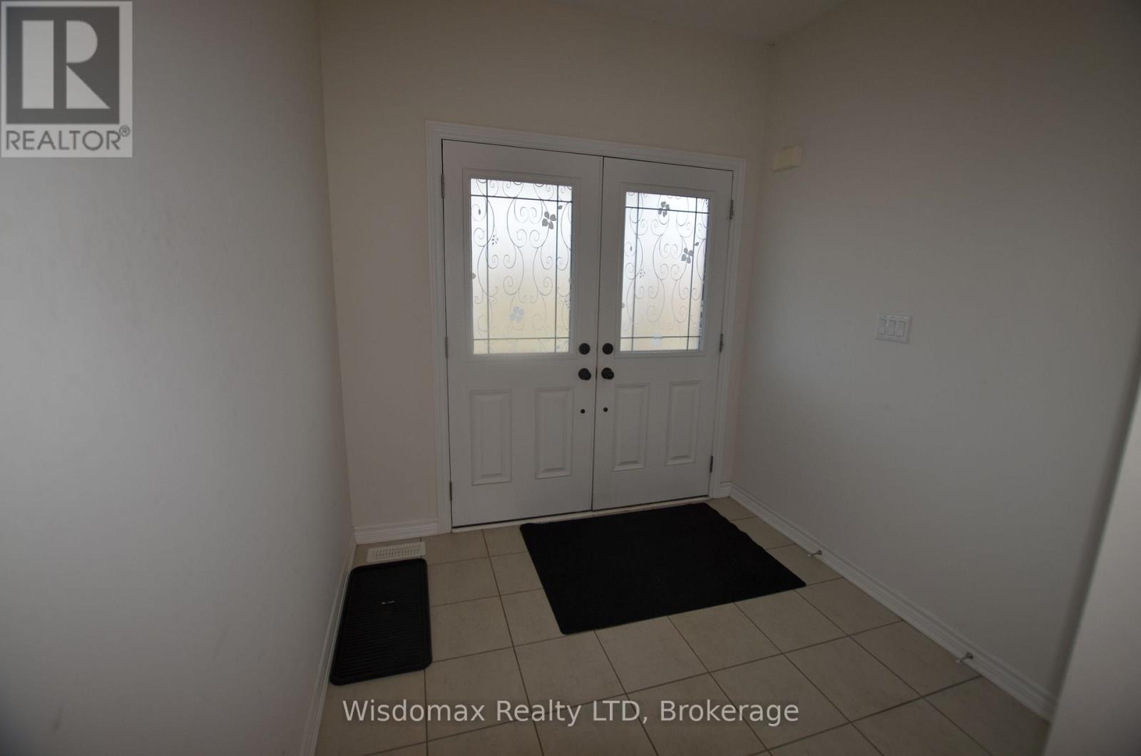 29 Palace Street, Thorold, Ontario L2V 0J7 - Photo 2 - X12547826