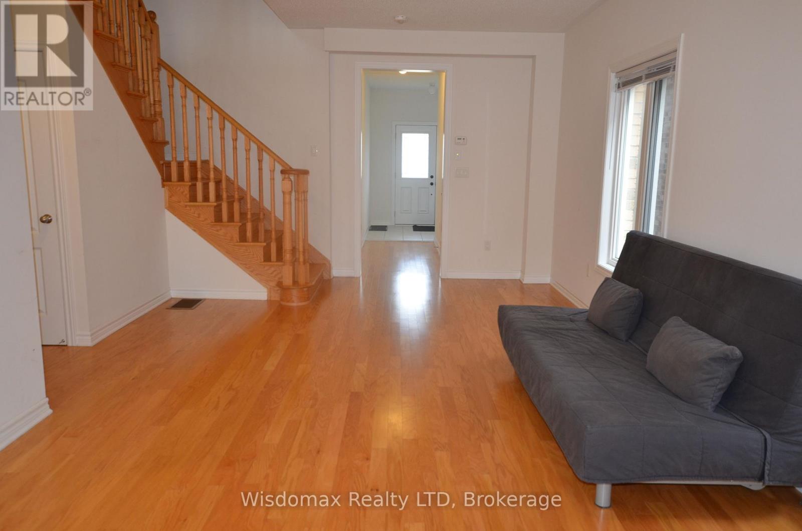 29 Palace Street, Thorold, Ontario L2V 0J7 - Photo 5 - X12547826