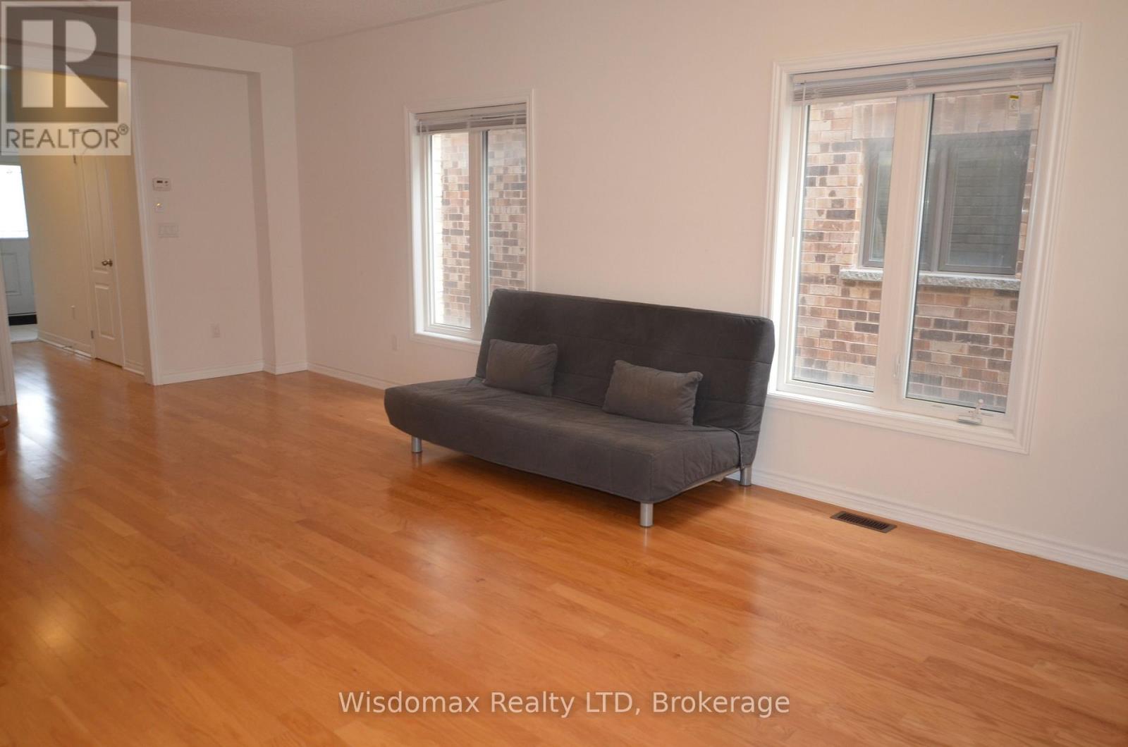 29 Palace Street, Thorold, Ontario L2V 0J7 - Photo 6 - X12547826