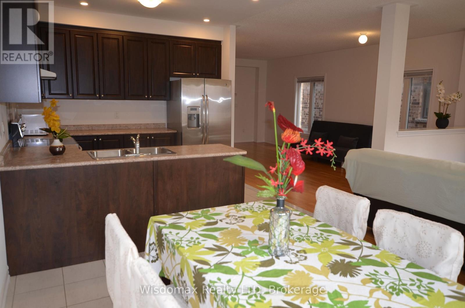 29 Palace Street, Thorold, Ontario L2V 0J7 - Photo 9 - X12547826