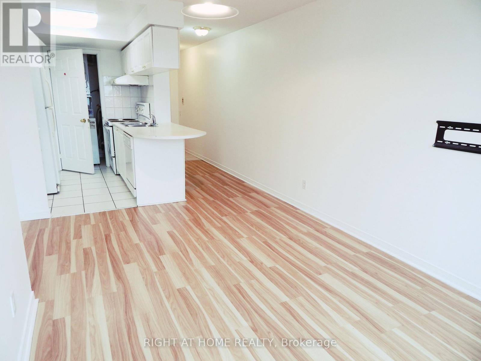 2303 - 8 Hillcrest Avenue, Toronto, Ontario M2N 6Y6 - Photo 4 - C12547830