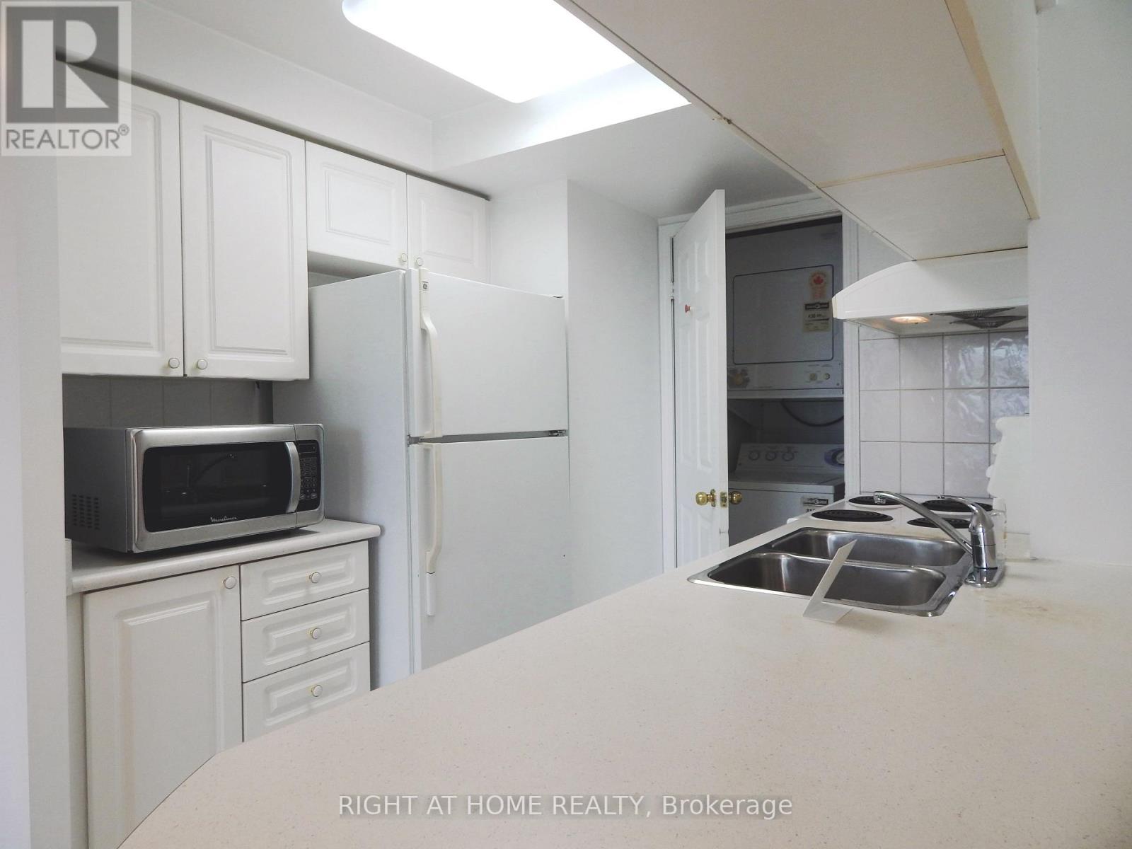 2303 - 8 Hillcrest Avenue, Toronto, Ontario M2N 6Y6 - Photo 6 - C12547830