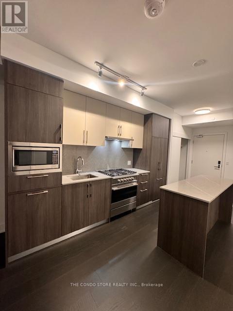 409 - 8 MANOR ROAD W, Toronto, Ontario