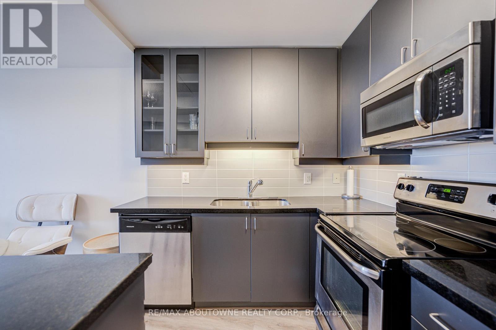 609 - 151 Upper Duke Crescent, Markham, Ontario L6G 0C9 - Photo 19 - N12547842