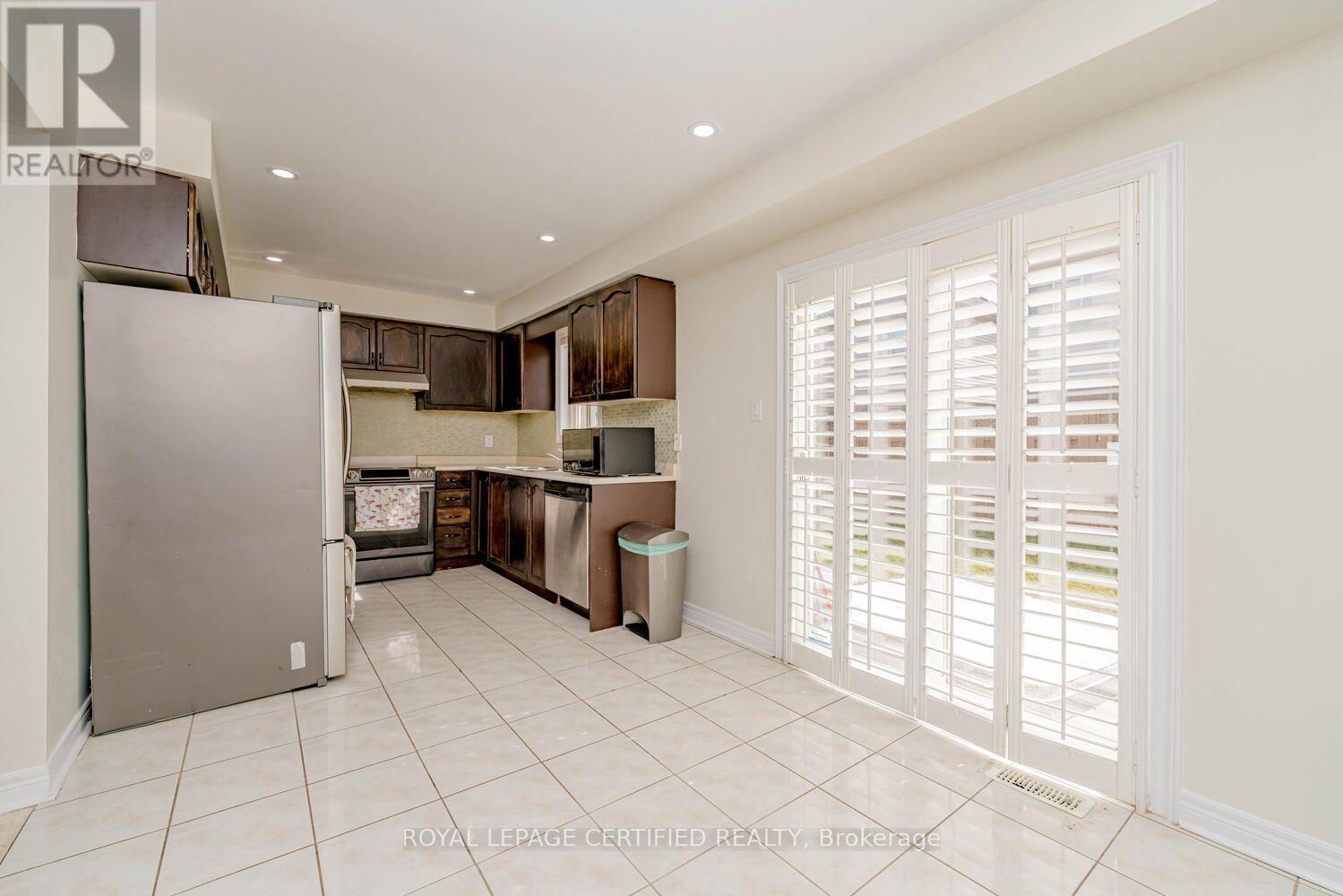 26 Bushcroft Trail, Brampton, Ontario L7A 2L1 - Photo 10 - W12547844