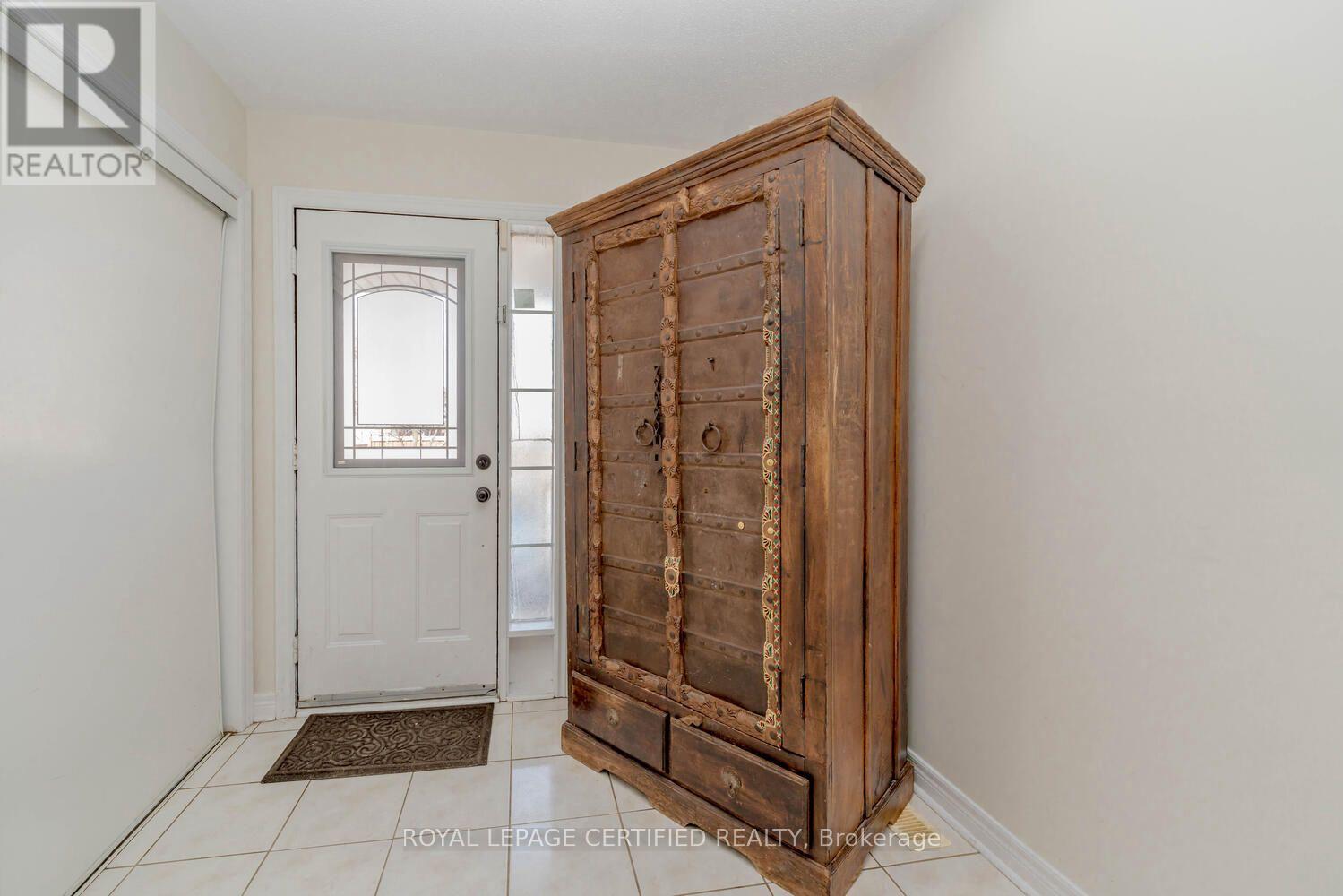 26 Bushcroft Trail, Brampton, Ontario L7A 2L1 - Photo 3 - W12547844