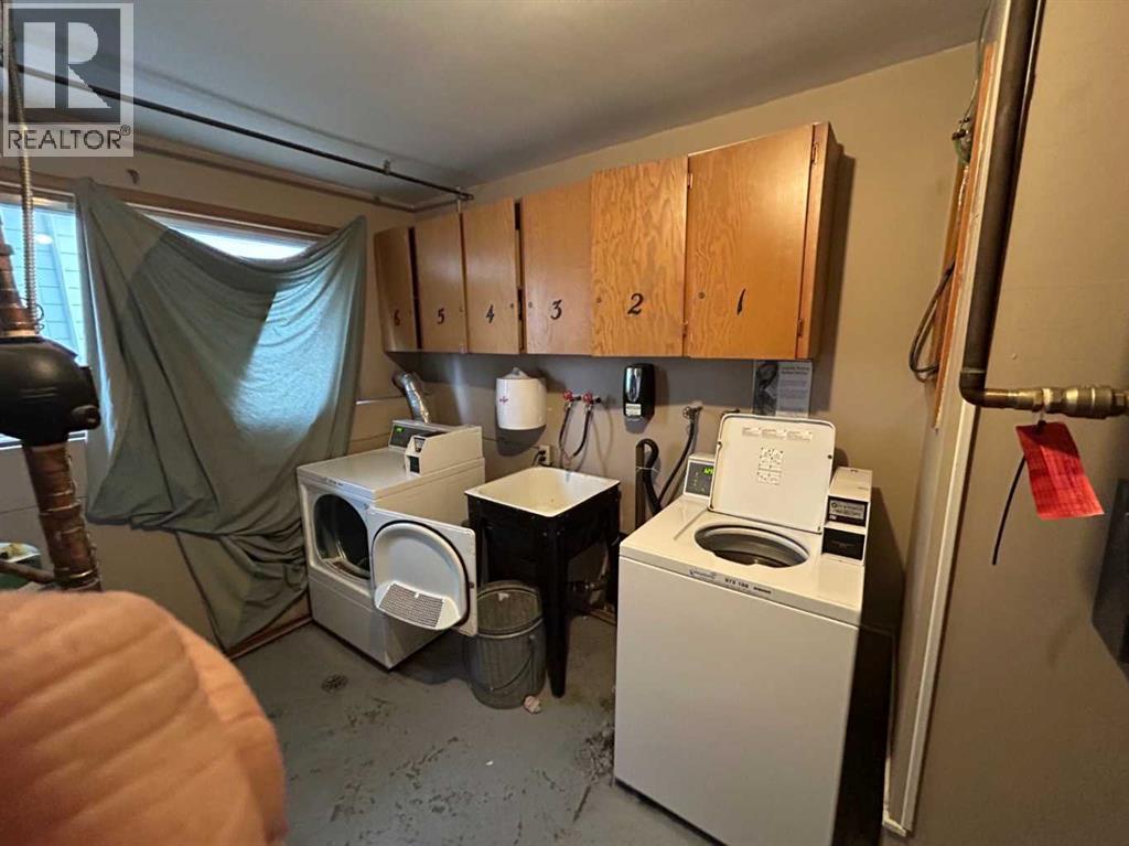 2712/2716 Brentwood Boulevard Nw, Calgary, Alberta  T2L 1J4 - Photo 13 - A2249481