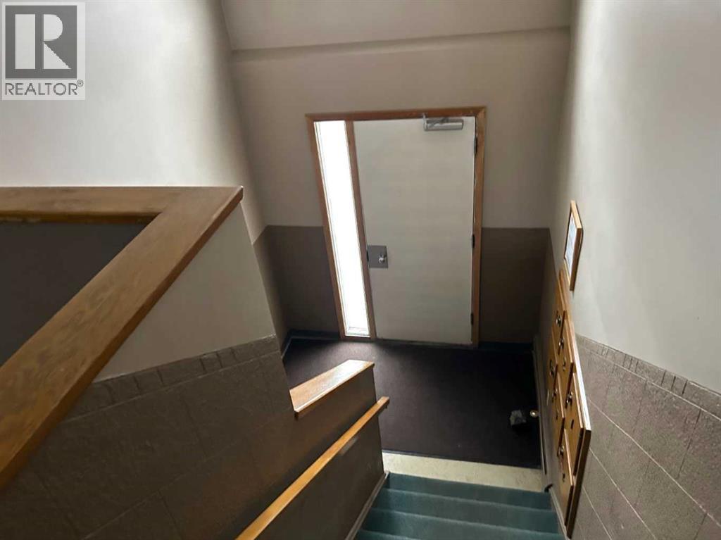 2712/2716 Brentwood Boulevard Nw, Calgary, Alberta  T2L 1J4 - Photo 6 - A2249481