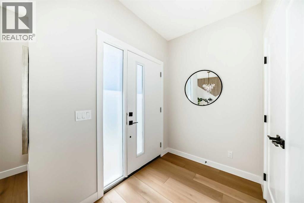 4816 70 Street Nw, Calgary, Alberta  T3B 2K6 - Photo 2 - A2232447