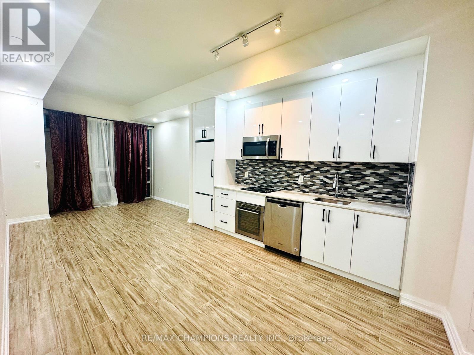 103 - 460 Adelaide Street E, Toronto, Ontario  M5A 1N6 - Photo 2 - C12376210