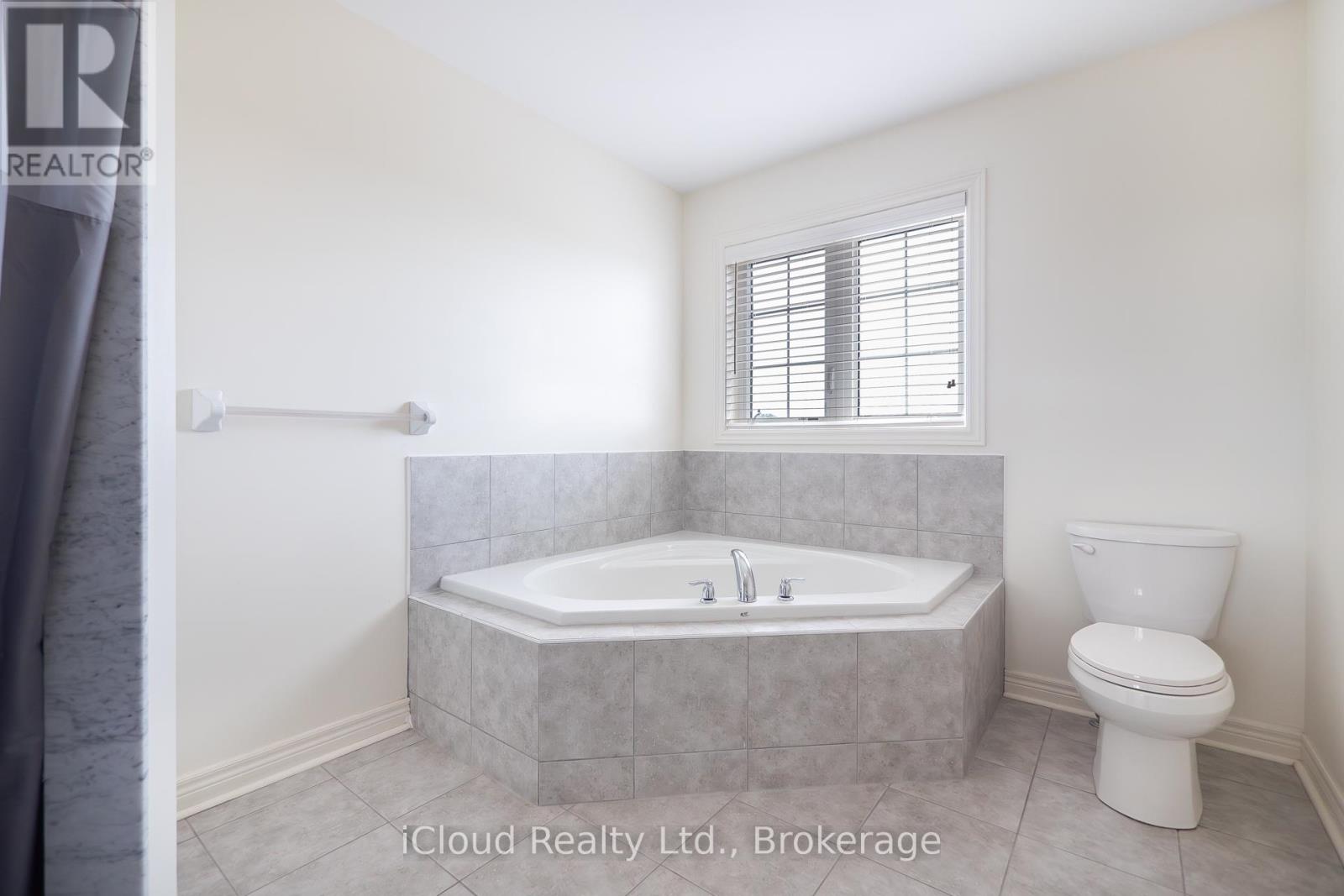 617 Mockridge Terrace, Milton, Ontario L9T 7V2 - Photo 36 - W12547340