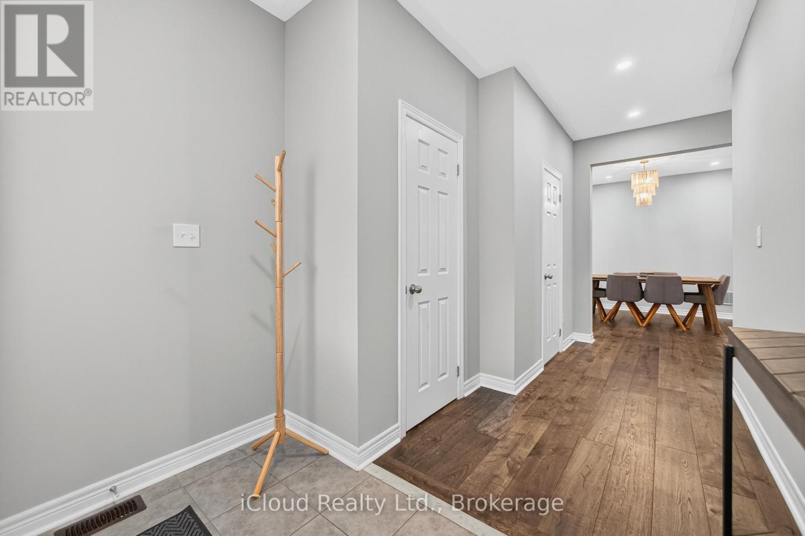 617 Mockridge Terrace, Milton, Ontario L9T 7V2 - Photo 6 - W12547340