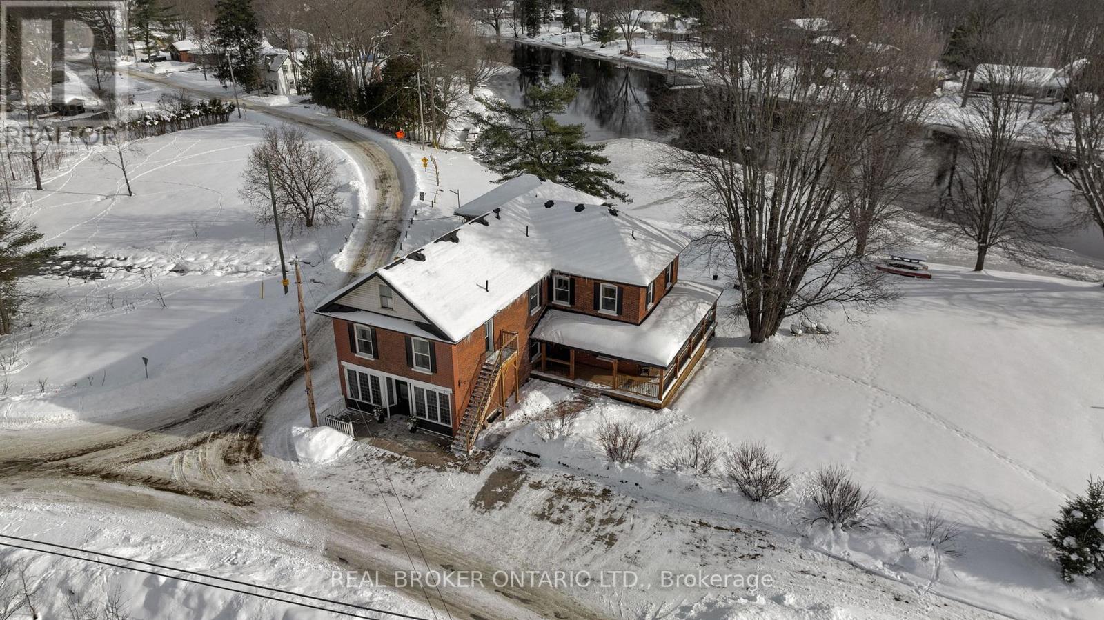 1002 Cowbell Lane, Gravenhurst, Ontario  P0E 1N0 - Photo 2 - X12312892