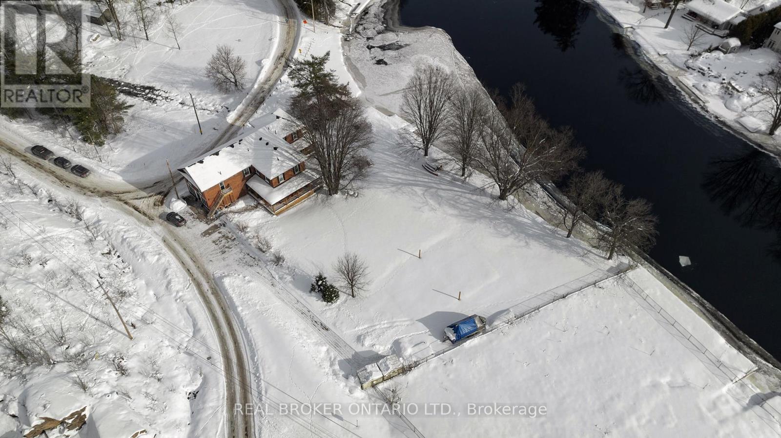 1002 Cowbell Lane, Gravenhurst, Ontario  P0E 1N0 - Photo 4 - X12312892