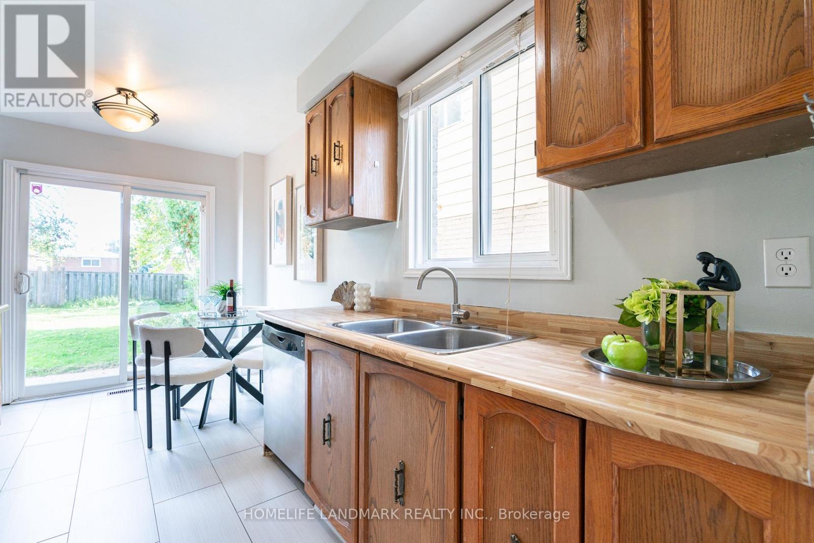 3108 Plum Tree Crescent, Mississauga, Ontario  L5N 4W9 - Photo 17 - W12465662