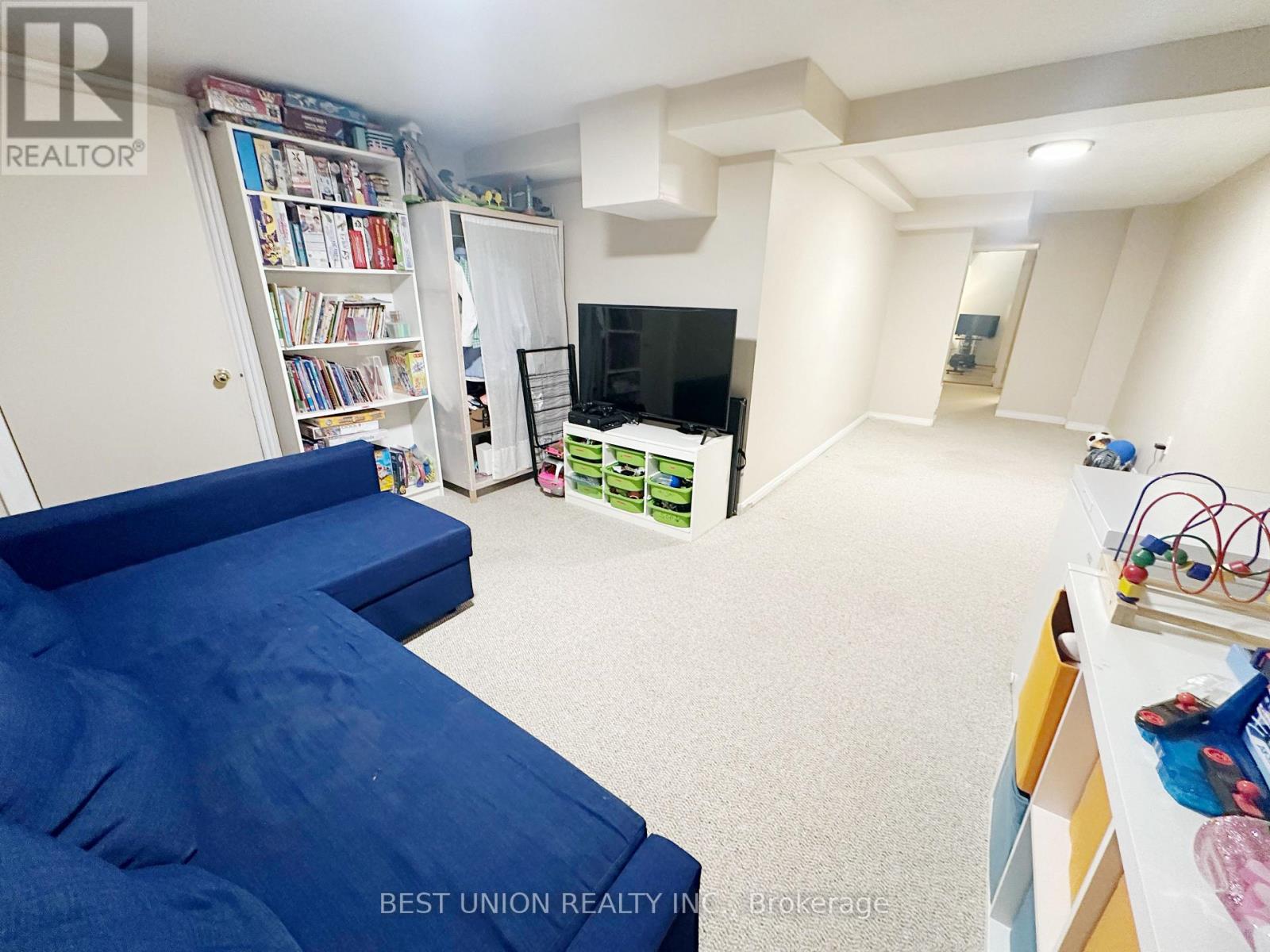 320 Country Glen Road S, Markham, Ontario L6B 1C5 - Photo 19 - N12421710