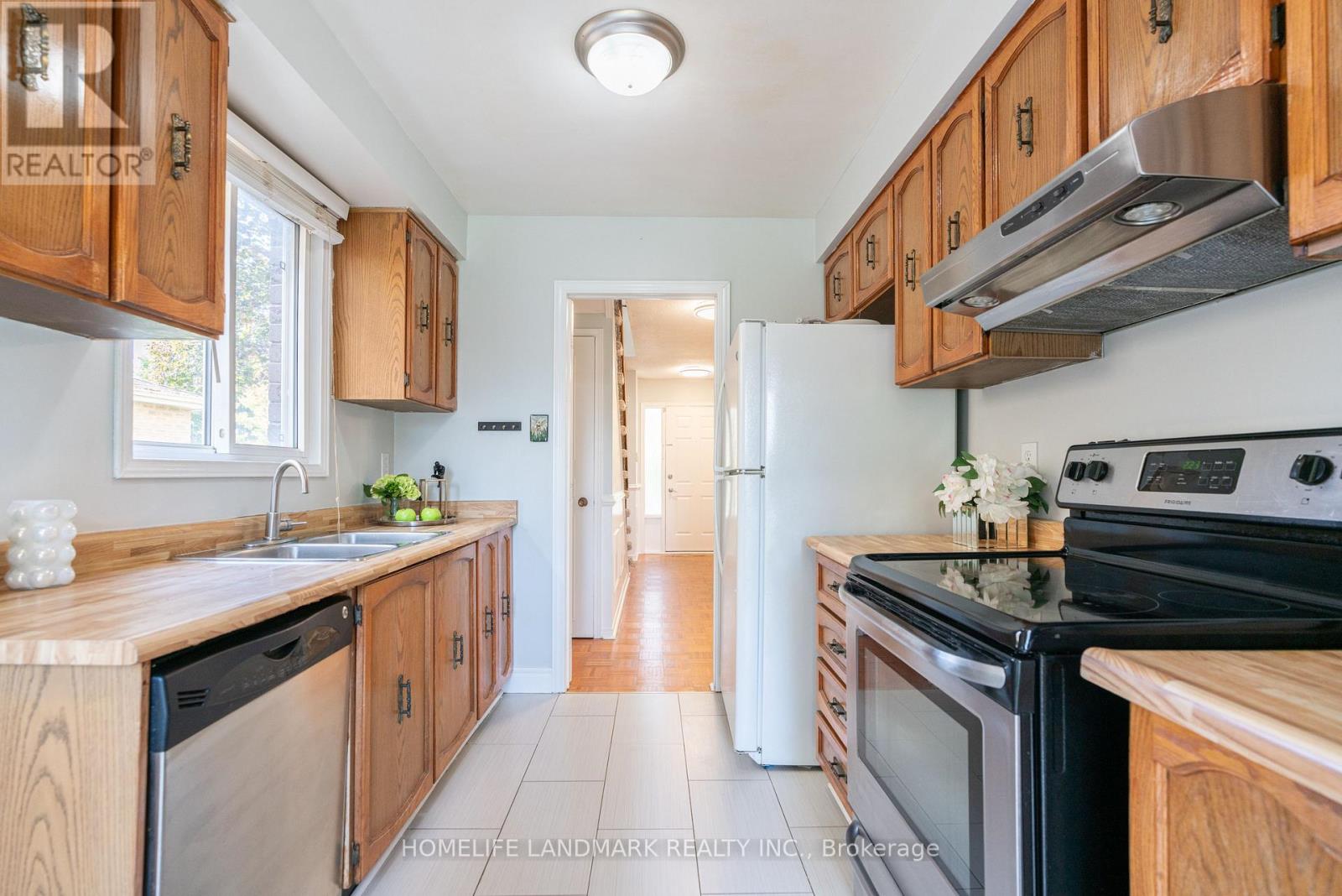 3108 Plum Tree Crescent, Mississauga, Ontario  L5N 4W9 - Photo 18 - W12465662