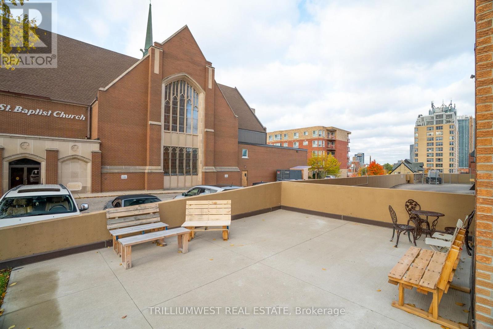 602 - 64 Benton Street, Kitchener, Ontario N2G 4L9 - Photo 4 - X12486795