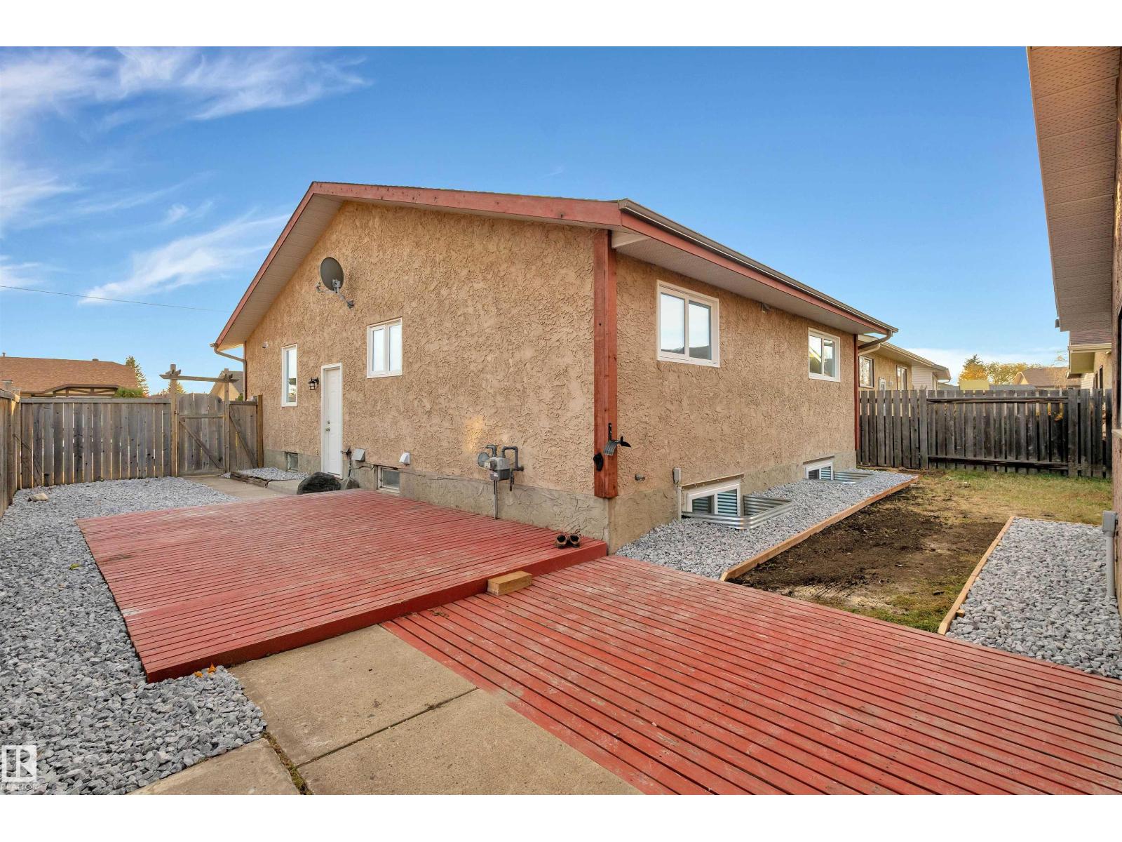 1912 151 Ave Nw, Edmonton, Alberta  T5Y 2A6 - Photo 35 - E4465854