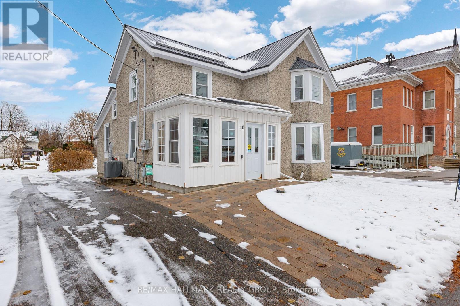 1 - 10 Wellington Street E, Athens, Ontario K0E 1B0 - Photo 2 - X12547884