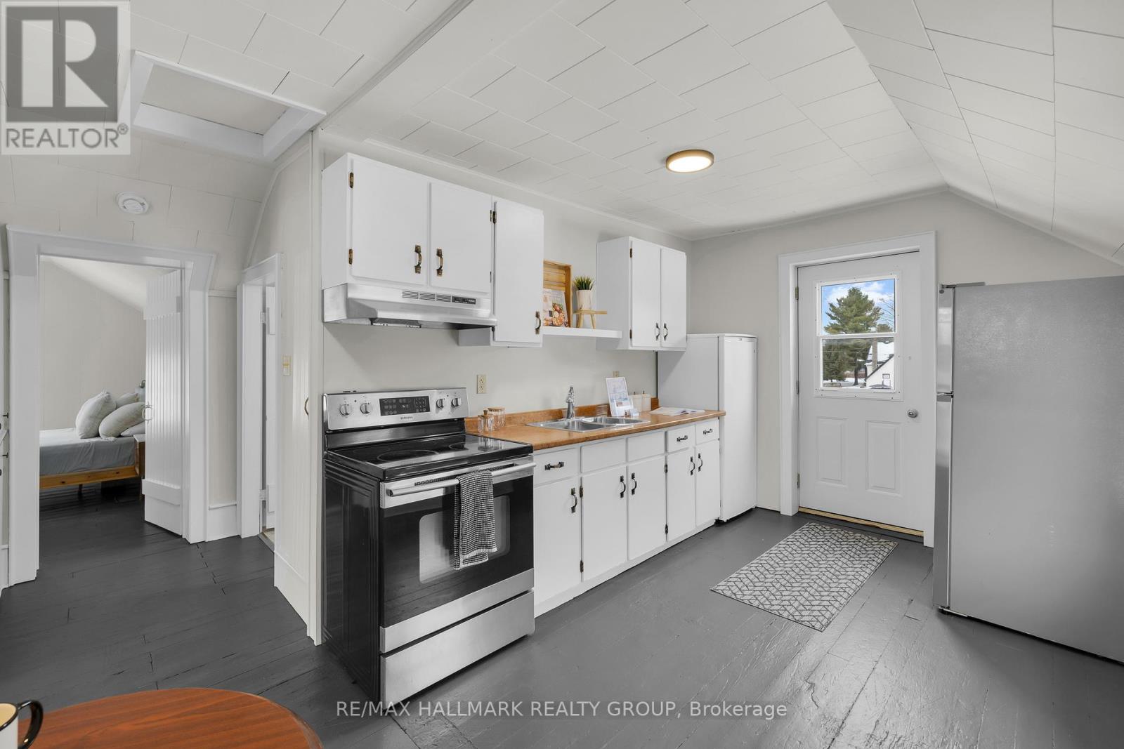 10 Wellington Street E, Athens, Ontario K0E 1B0 - Photo 17 - X12547888