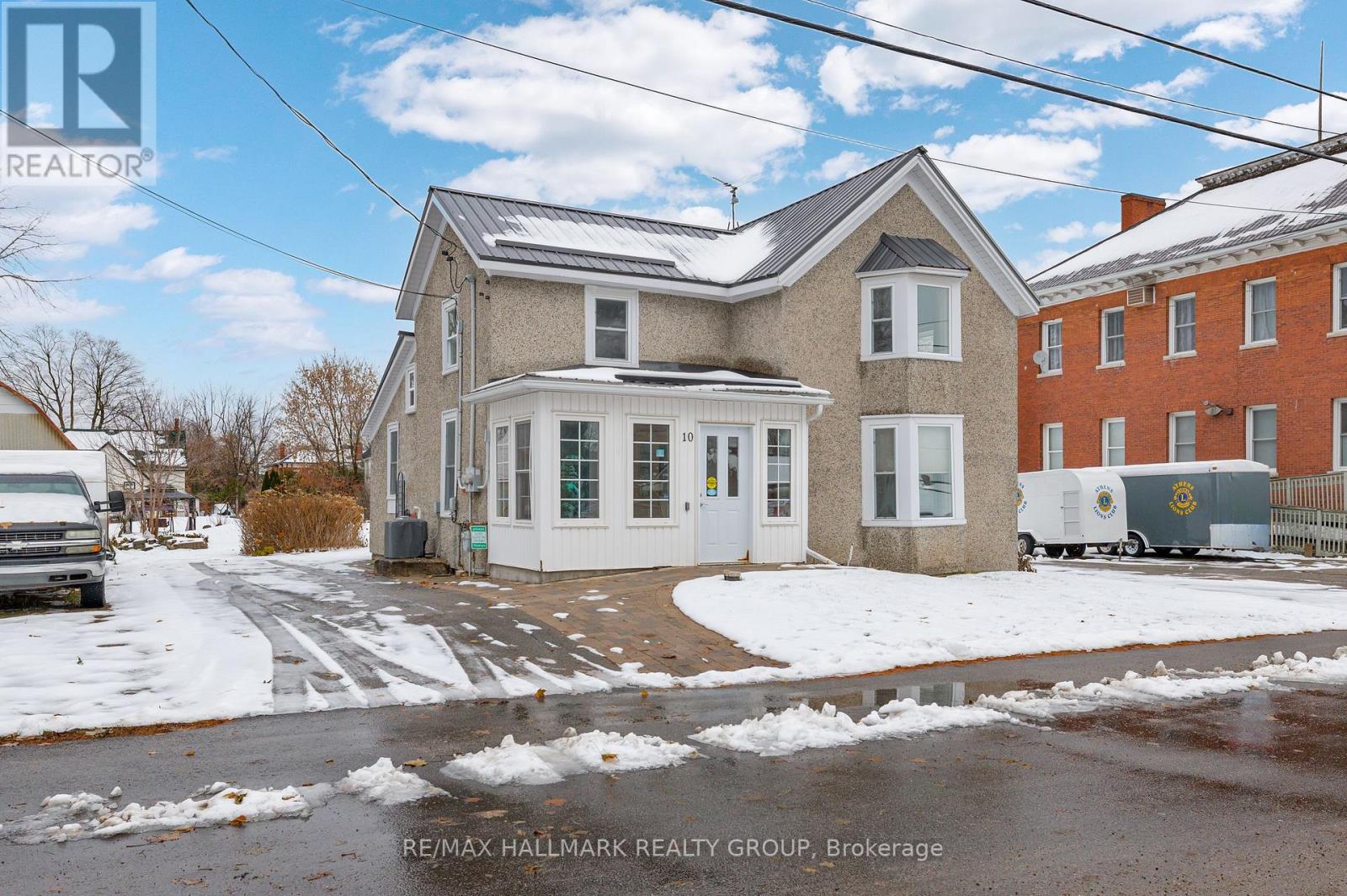 10 Wellington Street E, Athens, Ontario K0E 1B0 - Photo 2 - X12547888